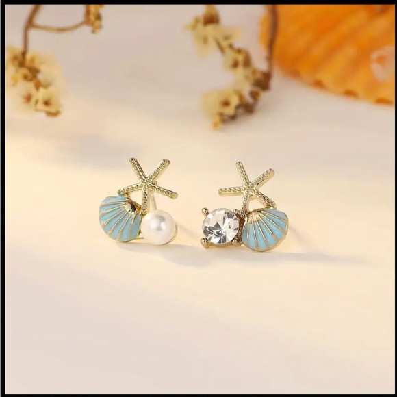 Jewelry - NWT Pearl Shell and Starfish Rhinestone Stud Earrings